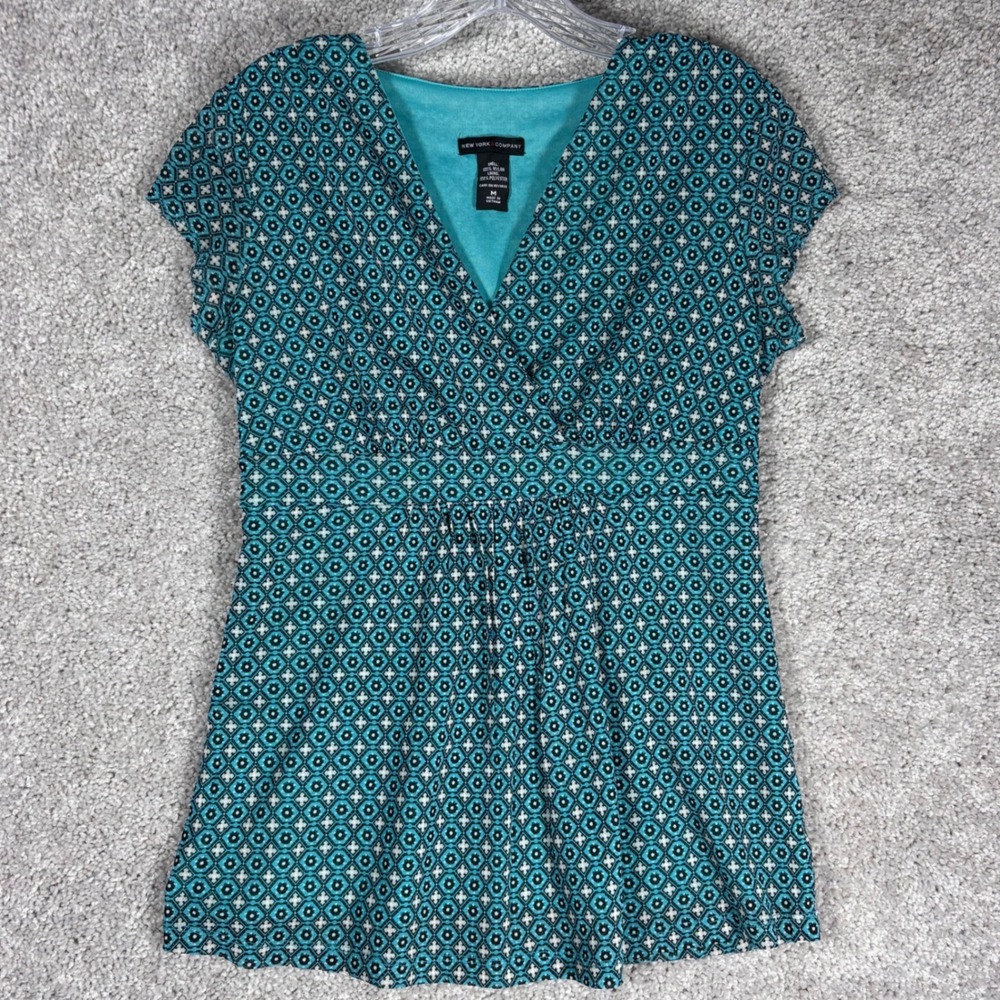 New York Company Women Teal Geometric Print Tunic Top Short Sleeve V Neck Size M